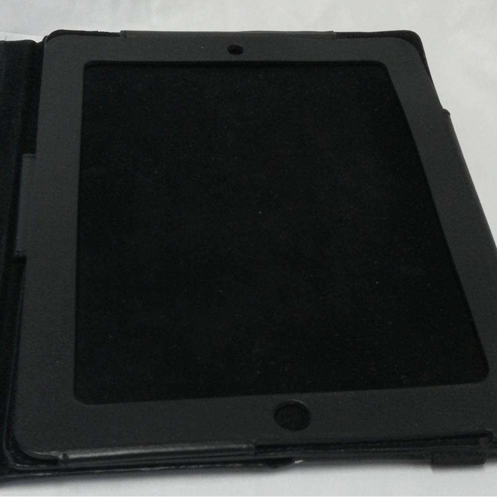 BURBERRY IPad CASE - Picture 5 of 9
